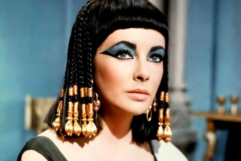 https://www.gettyimages.com/detail/news-photo/elizabeth-taylor-on-the-film-set-of-cleopatra-directed-by-news-photo/109027667?adppopup=true