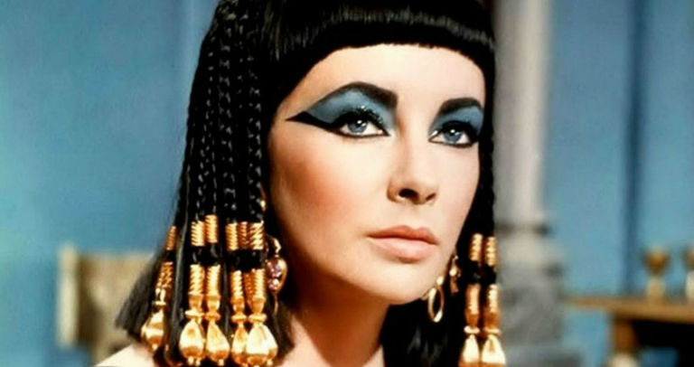 https://www.gettyimages.com/detail/news-photo/elizabeth-taylor-on-the-film-set-of-cleopatra-directed-by-news-photo/109027667?adppopup=true