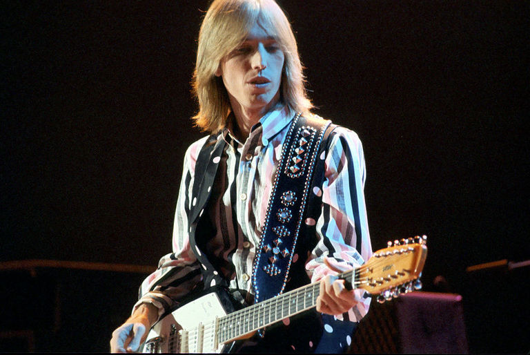 https://www.gettyimages.com/detail/news-photo/photo-of-tom-petty-news-photo/73998977?adppopup=true