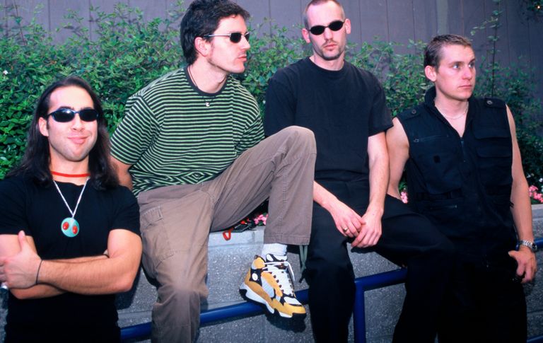https://www.gettyimages.com/detail/news-photo/third-eye-blind-backstage-at-live-105s-bfd-1997-at-news-photo/56322451?adppopup=true