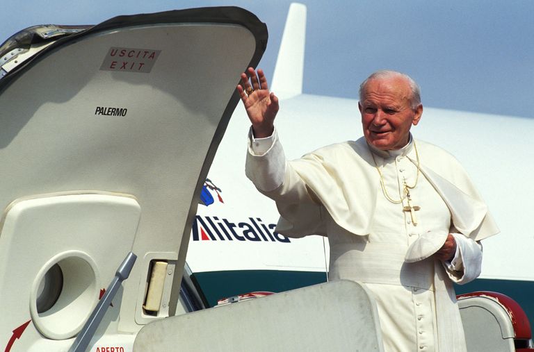 The pope leaves an aeroplane