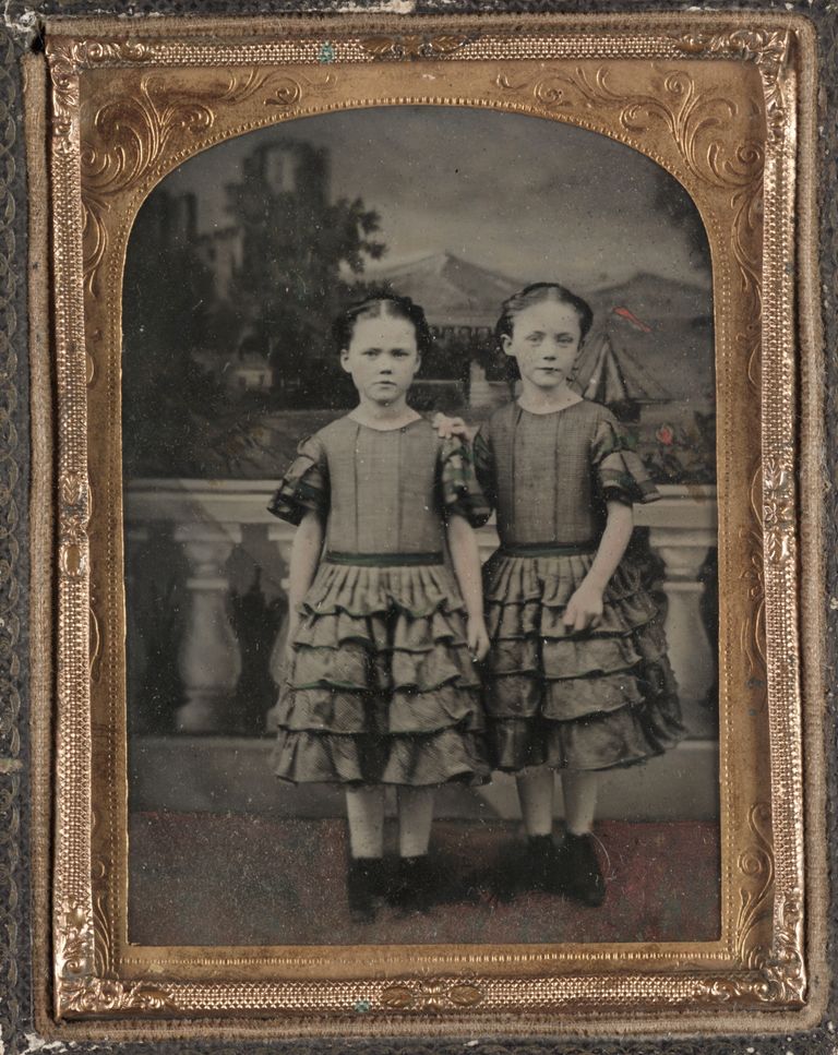 https://www.gettyimages.co.uk/detail/news-photo/framed-studio-portrait-of-two-girls-wearing-similar-dresses-news-photo/90769372?phrase=twin%20girls&adppopup=true