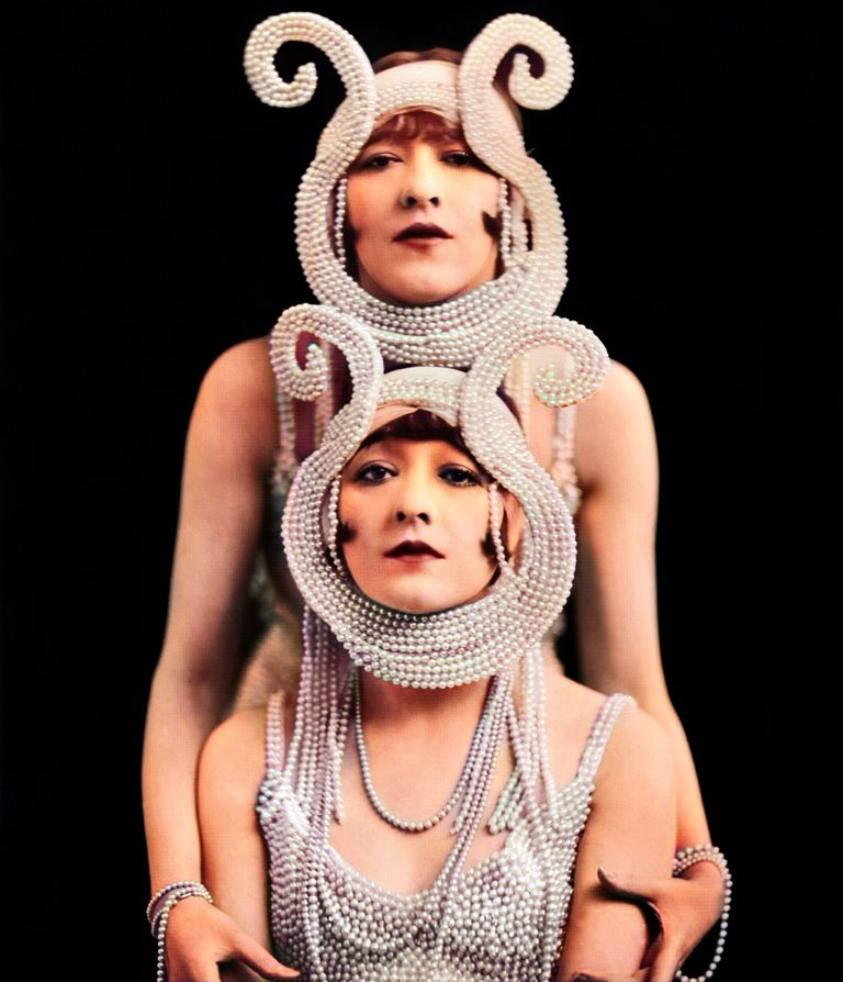 https://www.gettyimages.co.uk/detail/news-photo/the-dolly-sisters-roszika-and-yansci-wearing-costumes-made-news-photo/140430695 The Dolly Sisters