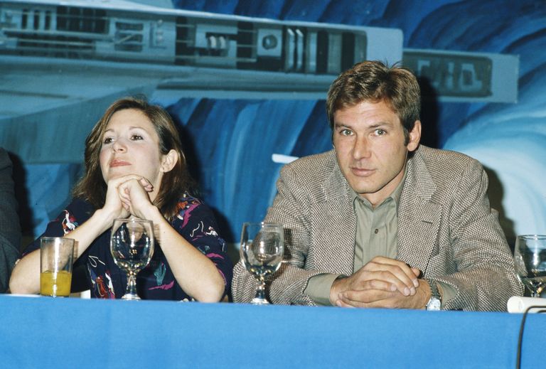 https://www.gettyimages.co.uk/detail/news-photo/american-actors-carrie-fisher-and-harrison-ford-at-a-press-news-photo/90319738 Carrie Fisher Harrison Ford