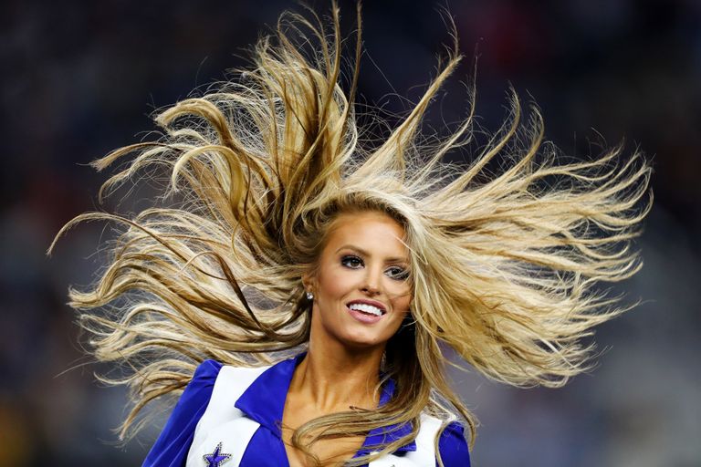 https://www.gettyimages.co.uk/detail/news-photo/the-dallas-cowboys-cheerleaders-perform-as-the-dallas-news-photo/1186839391