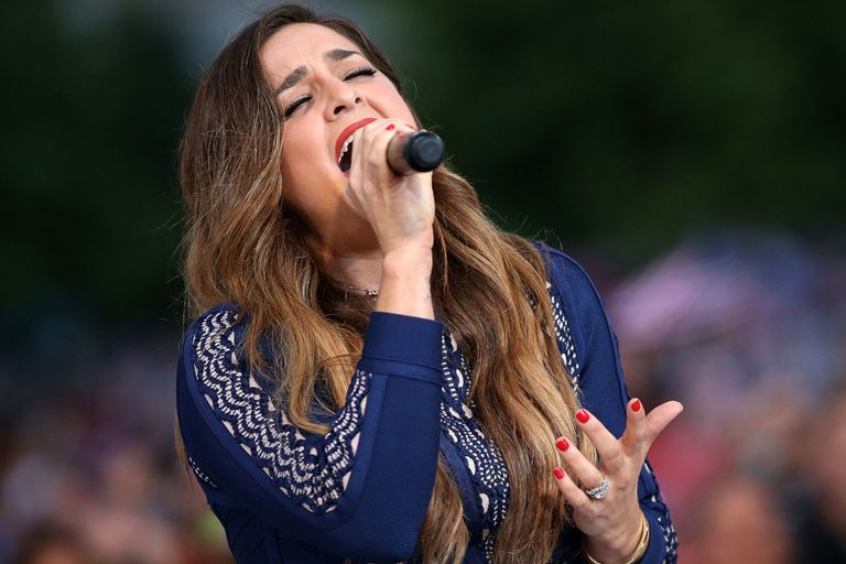 https://www.gettyimages.com/detail/news-photo/alisan-porter-season-10-winner-of-the-voice-performs-at-a-news-photo/545010894?phrase=Alisan%20Porter%20
