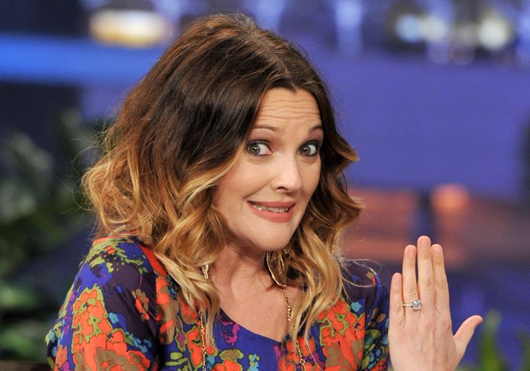 https://www.gettyimages.co.uk/detail/news-photo/actress-drew-barrymore-appears-on-the-tonight-show-with-jay-news-photo/138127260 Drew Barrymore