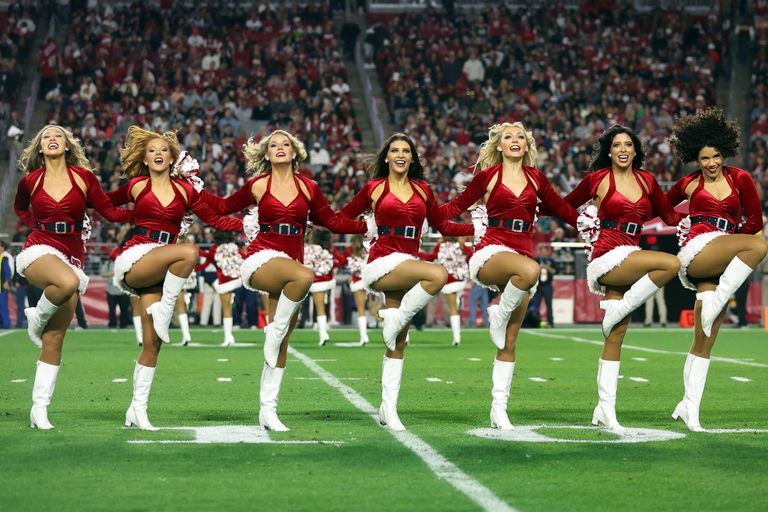 https://www.gettyimages.co.uk/detail/news-photo/arizona-cardinals-cheerleaders-perform-during-a-timeout-in-news-photo/1452425045