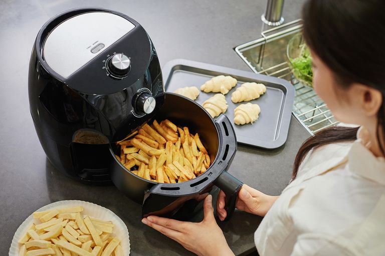 https://www.gettyimages.co.uk/detail/photo/air-fryer-royalty-free-image/1310052545?phrase=Air%20Fryer%20Fries