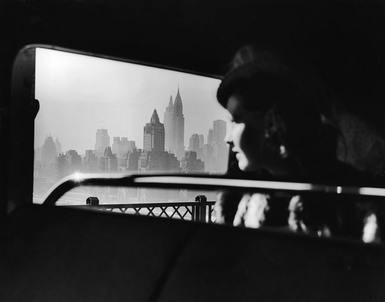 https://www.gettyimages.co.uk/detail/news-photo/female-passenger-on-a-bus-which-travels-over-the-59th-news-photo/55826584 59th Street Bridge
