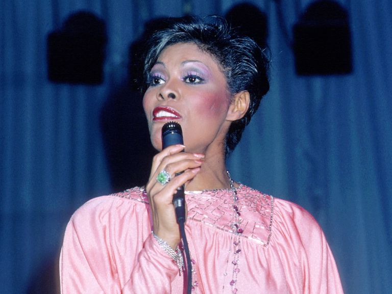https://www.gettyimages.co.uk/detail/news-photo/dionne-warwick-performs-circa-1980-in-new-york-news-photo/992141916 Dionne Warwick