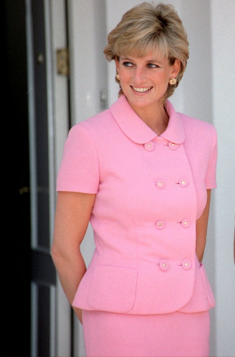 https://www.gettyimages.co.uk/detail/news-photo/princess-diana-in-argentina-news-photo/52114532?phrase=Princess%20Diana%20