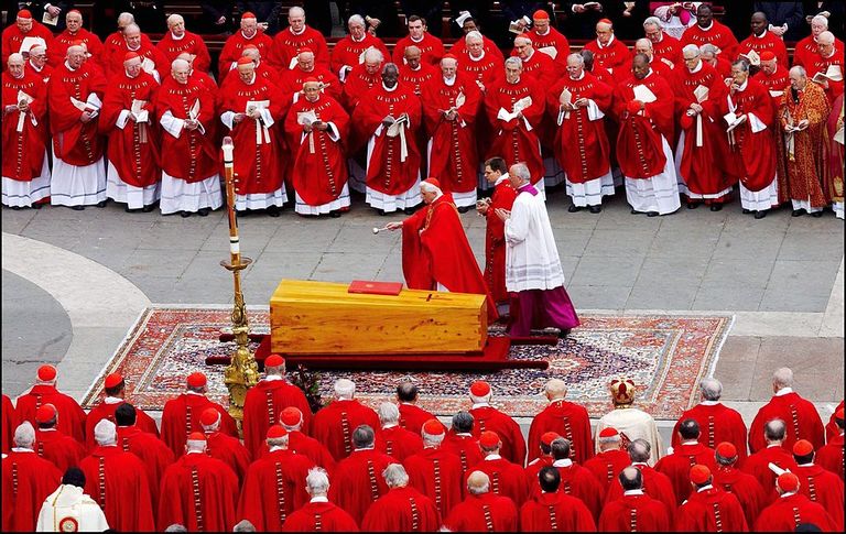 https://www.gettyimages.co.uk/detail/news-photo/german-cardinal-joseph-ratzinger-at-the-funeral-of-pope-news-photo/108555405?phrase=Cardinal%20Joseph%20Ratzinger%20%20Pope%20John%20Paul%20II%27s%20funeral