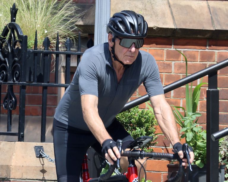 https://www.gettyimages.co.uk/detail/news-photo/harrison-ford-seen-riding-his-bike-through-mayfair-on-july-news-photo/1330209571 Harrison Ford