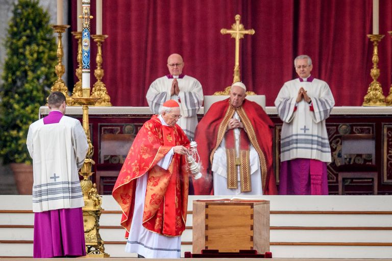 https://www.gettyimages.co.uk/detail/news-photo/cardinal-giovanni-battista-re-swings-a-thurible-of-incense-news-photo/1246012895?phrase=Pope%20Benedict%20XVI%20burial