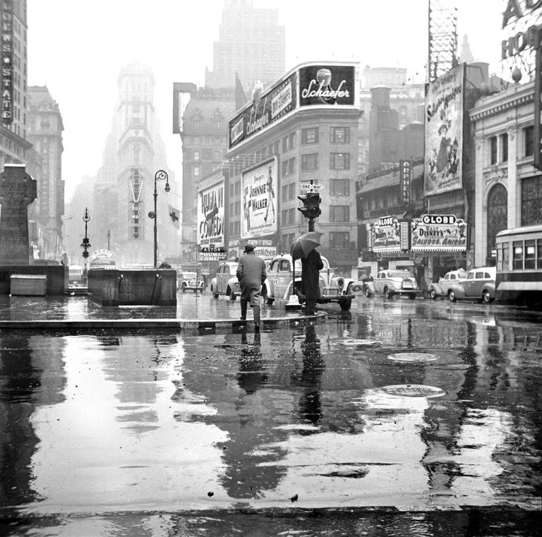 https://www.gettyimages.co.uk/detail/news-photo/street-scene-on-rainy-day-times-square-new-york-city-new-news-photo/1449204372?phrase=New%20York%20City%20cityscape