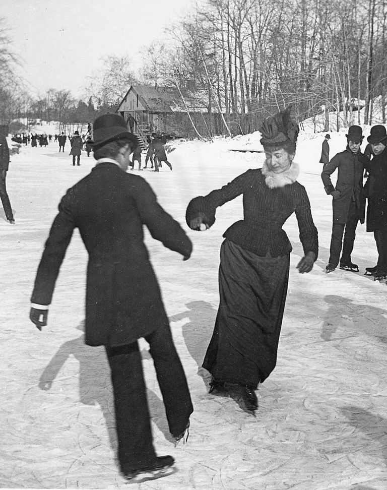 https://www.gettyimages.co.uk/detail/news-photo/couple-ice-skating-in-central-park-new-york-new-york-circa-news-photo/515056297?phrase=1880%20new%20york&adppopup=true