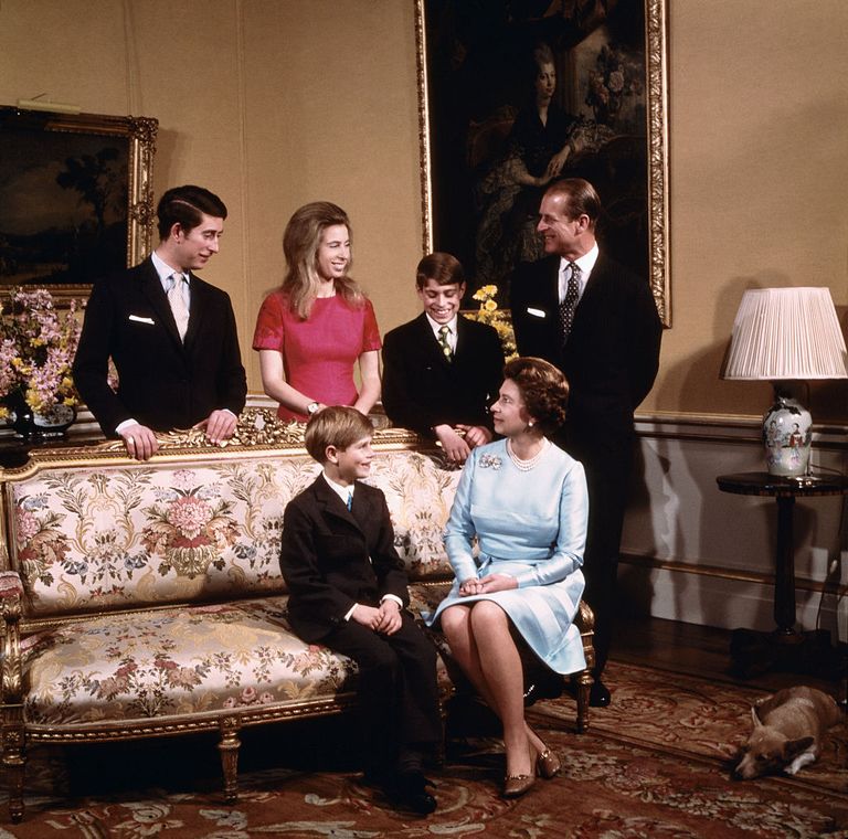 https://www.gettyimages.com/detail/news-photo/queen-elizabeth-and-prince-philip-with-their-four-children-news-photo/515107232?phrase=Queen%20Elizabeth%20four%20children