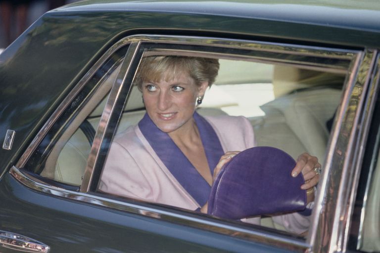 https://www.gettyimages.co.uk/detail/news-photo/diana-princess-of-wales-visits-grandmas-house-a-centre-for-news-photo/1203764827?phrase=princess%20diana%20clutch%20bag