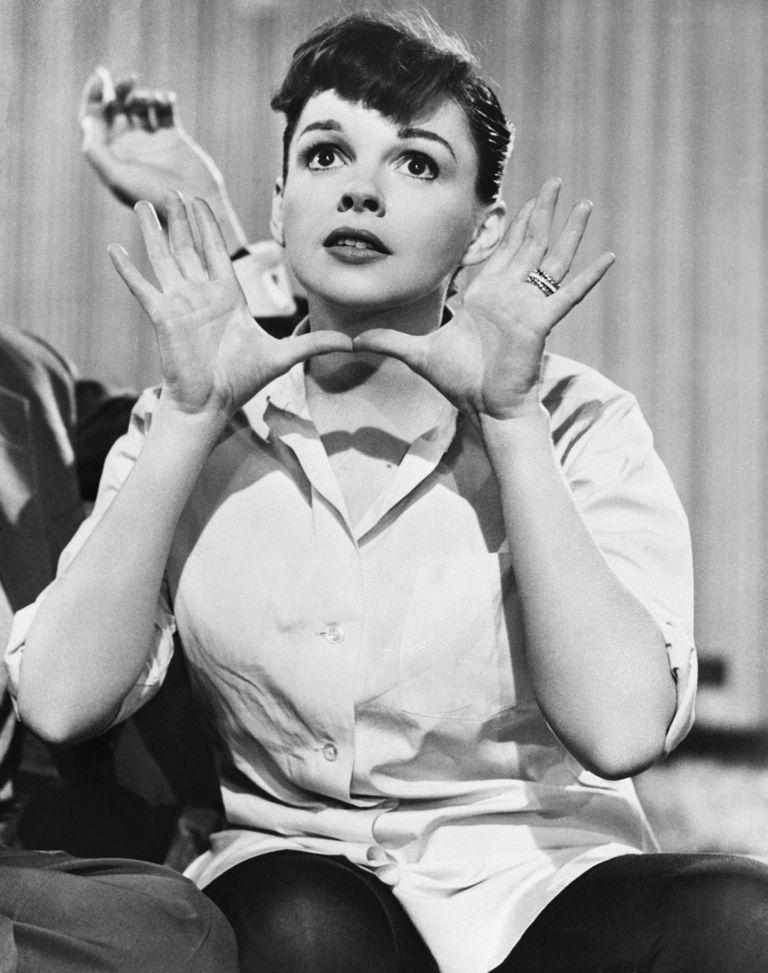 https://www.gettyimages.co.uk/detail/news-photo/judy-garland-in-a-scene-from-a-star-is-born-the-film-marks-news-photo/515185408?phrase=A%20star%20is%20born&adppopup=true