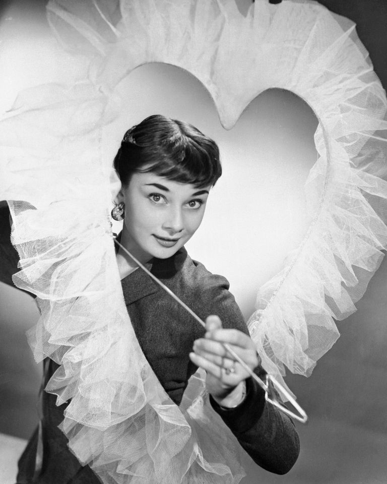 https://www.gettyimages.co.uk/detail/news-photo/broadways-newest-sweetheart-bewitching-briton-audrey-news-photo/517404246?phrase=valentines&adppopup=true