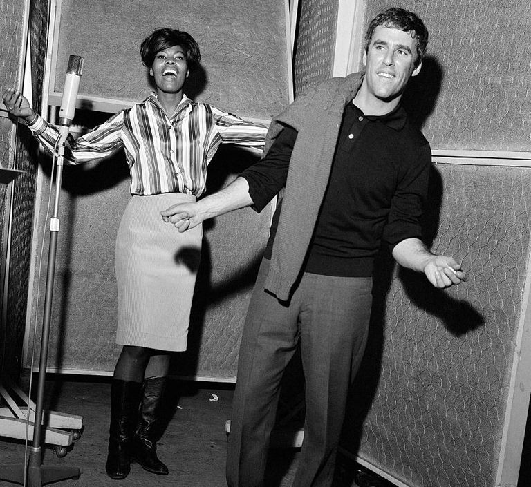 https://www.gettyimages.com/detail/news-photo/burt-bacharach-and-dionne-warwick-recording-a-song-at-the-news-photo/592118646?phrase=Dionne%20Warwick%20Burt%20Bacharach&adppopup=true