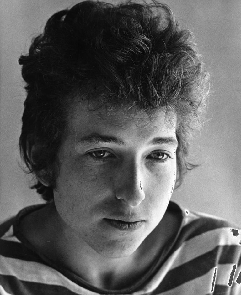https://www.gettyimages.co.uk/detail/news-photo/bob-dylan-poses-for-a-portrait-in-1963-news-photo/74261716 Bob Dylan