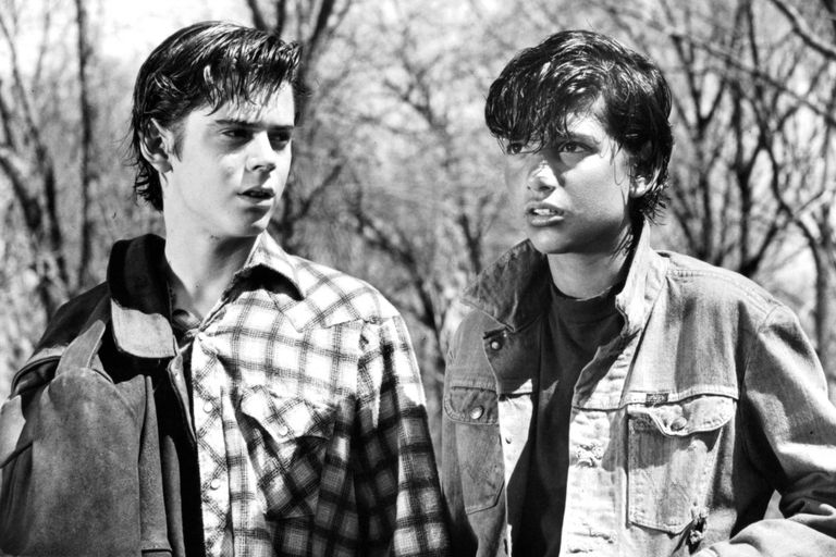 https://www.gettyimages.co.uk/detail/news-photo/thomas-howell-and-ralph-macchio-run-away-from-home-in-a-news-photo/159822180?phrase=The%20Outsiders%201983&adppopup=true