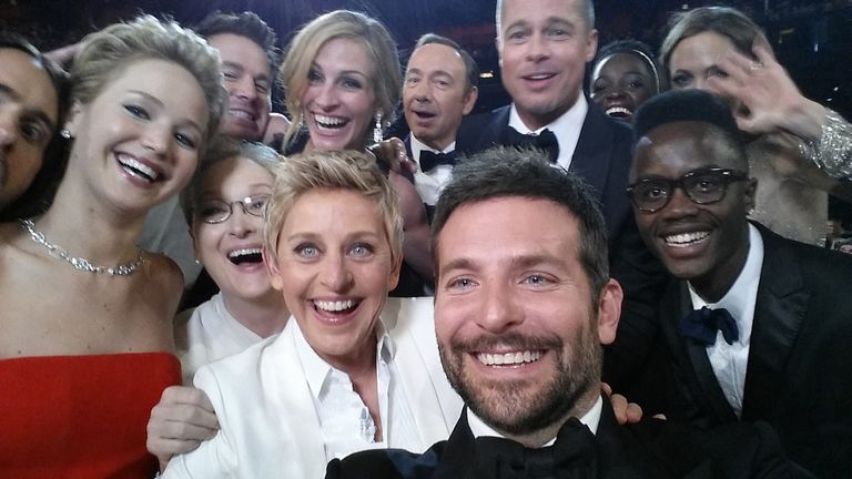 https://www.gettyimages.co.uk/detail/news-photo/in-this-handout-photo-provided-by-ellen-degeneres-host-news-photo/476996143 Oscars selfie