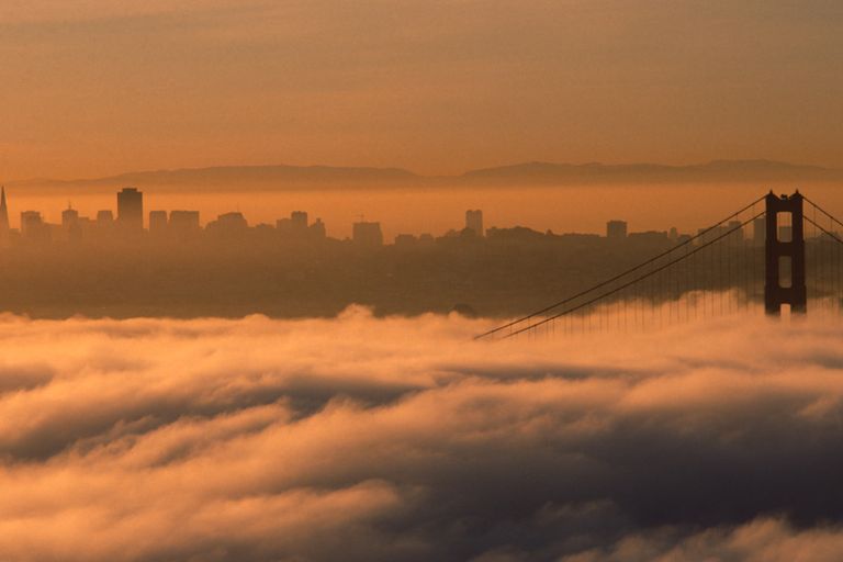 https://www.gettyimages.co.uk/detail/news-photo/golden-gate-bridge-with-fog-on-october-10-1989-in-san-news-photo/1220454006?phrase=fog%20in%20the%20US%20