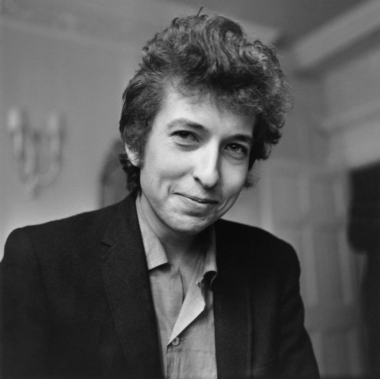 https://www.gettyimages.co.uk/detail/news-photo/american-folk-rock-singer-and-songwriter-bob-dylan-smiles-news-photo/3315233 Bob Dylan