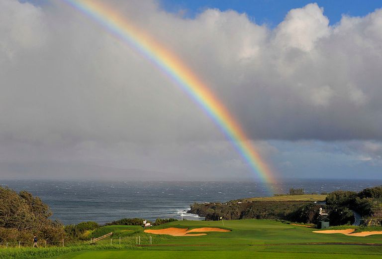 https://www.gettyimages.co.uk/detail/news-photo/rainbow-becomes-the-backdrop-on-the-11th-hole-before-the-news-photo/159007701?phrase=Rainbow%20in%20Hawaii%20