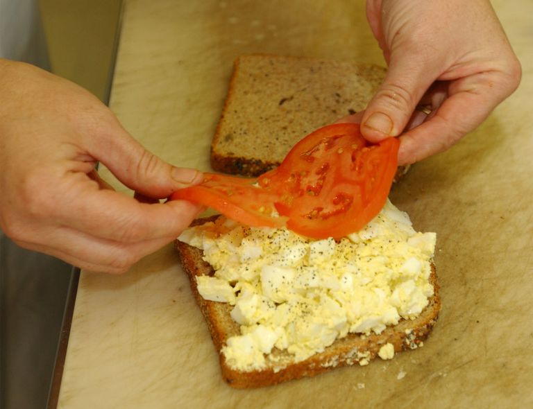 https://www.gettyimages.co.uk/detail/news-photo/staff-photo-by-gordon-chibroski-tuesday-september-13-2005-news-photo/483009671?phrase=Egg%20salad%20sandwich