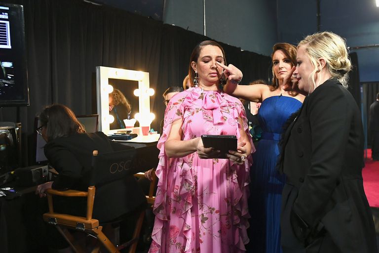 https://www.gettyimages.co.uk/detail/news-photo/in-this-handout-provided-by-a-m-p-a-s-maya-rudolph-tina-fey-news-photo/1127227596 Oscars Maya Rudolph Tina Fey Amy Poehler