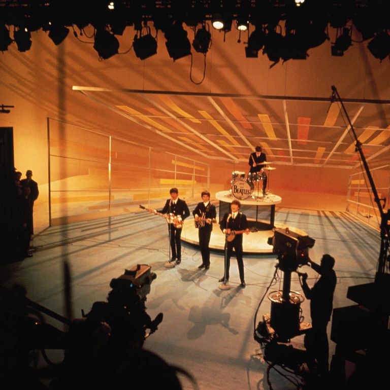 https://www.gettyimages.co.uk/detail/news-photo/the-beatles-performing-during-their-nationwide-television-news-photo/515032478?phrase=The%20Beatles%20debut%20on%20The%20Ed%20Sullivan%20Show%2C%201964