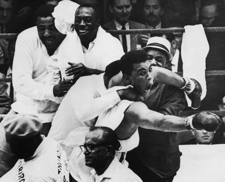 https://www.gettyimages.co.uk/detail/news-photo/cassius-clay-flies-around-the-ring-after-beating-sonny-news-photo/1037259 Muhammad Ali