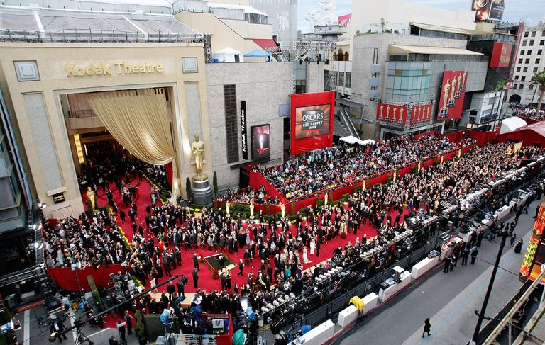 https://www.gettyimages.co.uk/detail/news-photo/people-arrive-on-the-red-carpet-at-the-81st-annual-academy-news-photo/84978753 Oscars red carpet