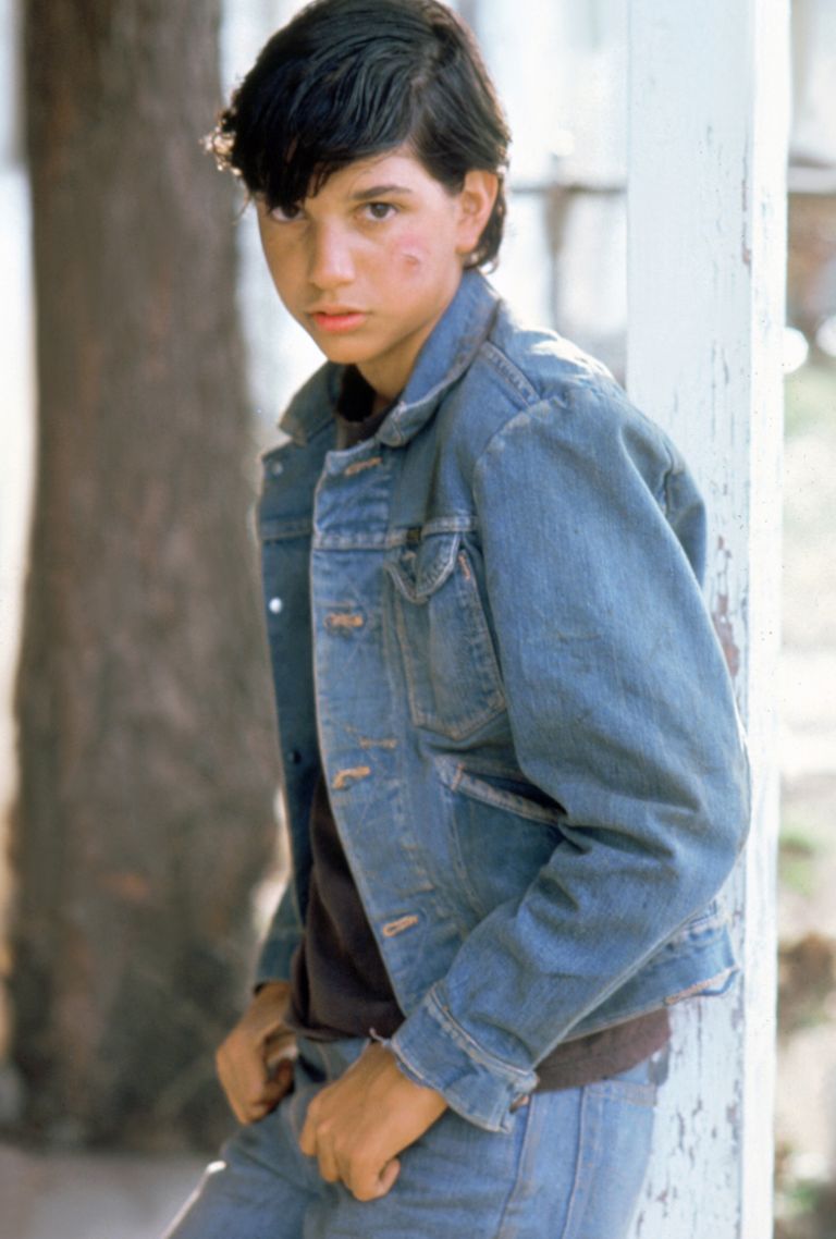 https://www.gettyimages.co.uk/detail/news-photo/american-actor-ralph-macchio-on-the-set-of-the-outsiders-news-photo/607395602?phrase=The%20Outsiders%201983&adppopup=true