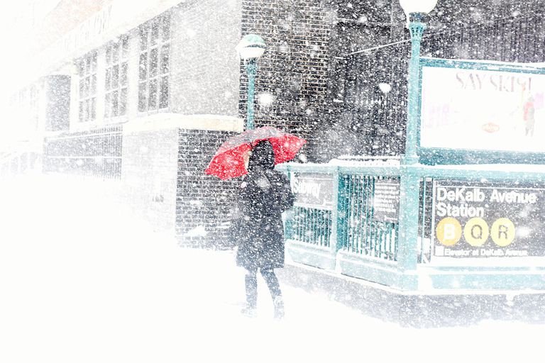 https://www.gettyimages.com/detail/news-photo/woman-with-red-umbrella-passes-dekalb-avenue-subway-news-photo/506722408?phrase=sleet%20storm%20united%20states&adppopup=true