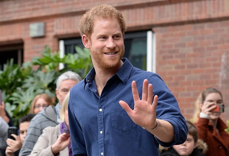 https://www.gettyimages.co.uk/detail/news-photo/prince-harry-waves-as-he-leaves-nottinghams-new-central-news-photo/618294018