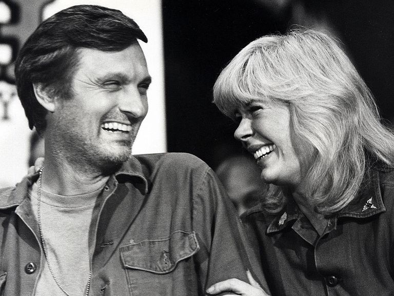 https://www.gettyimages.co.uk/detail/news-photo/alan-alda-and-loretta-swit-during-press-conference-for-the-news-photo/106255689?adppopup=tru