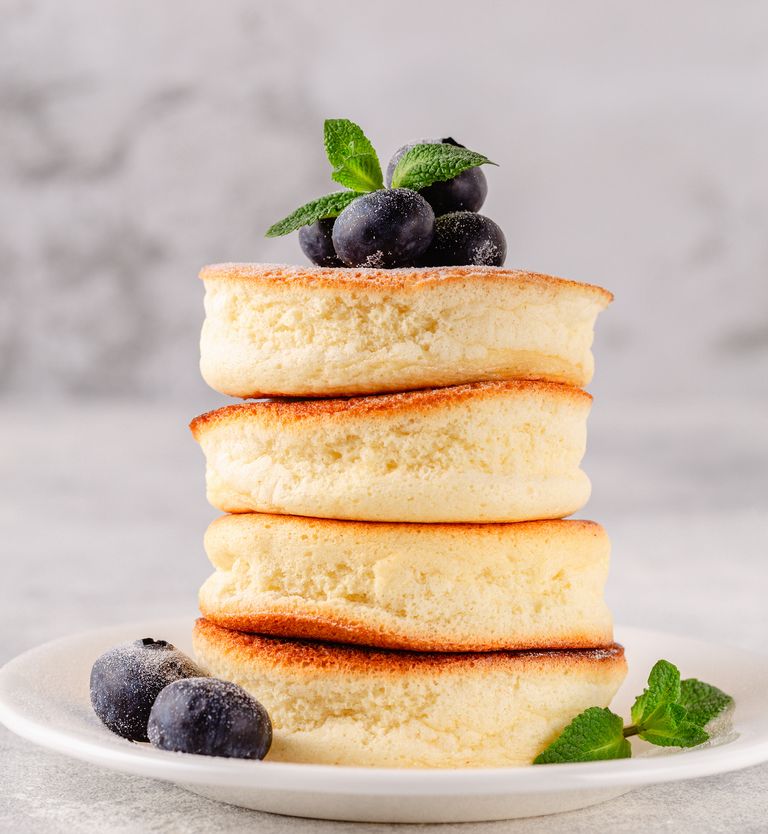 https://www.gettyimages.co.uk/detail/photo/japanese-soft-pancakes-with-berries-royalty-free-image/1423952057?phrase=japanese%20souffle%20pancakes&adppopup=true