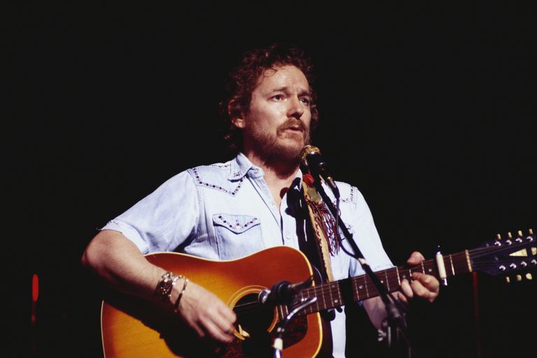 https://www.gettyimages.co.uk/detail/news-photo/musician-gordon-lightfoot-performs-onstage-in-1978-news-photo/73908887