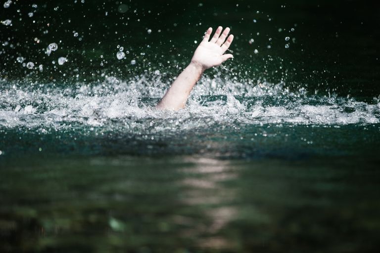 https://www.gettyimages.co.uk/detail/photo/hand-of-someone-drowning-and-needing-help-royalty-free-image/474518327?phrase=treading+water+ocean&adppopup=true