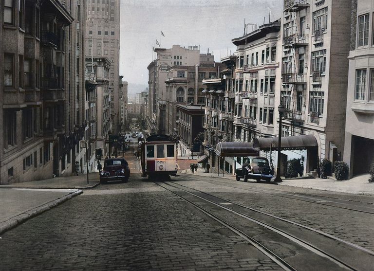 https://www.gettyimages.com/detail/news-photo/view-looking-south-on-powell-street-as-a-cable-car-passes-news-photo/1479823429