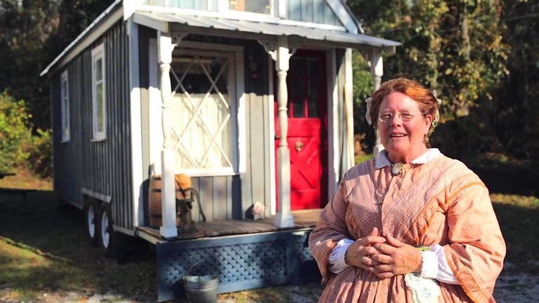 Grandmas Gorgeous Victorian Tiny House Filled With Hidden Details