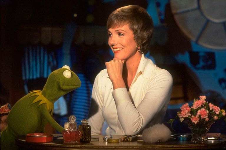 https://www.gettyimages.com/detail/news-photo/actress-julie-andrews-performing-song-for-kermit-with-news-photo/1320341251