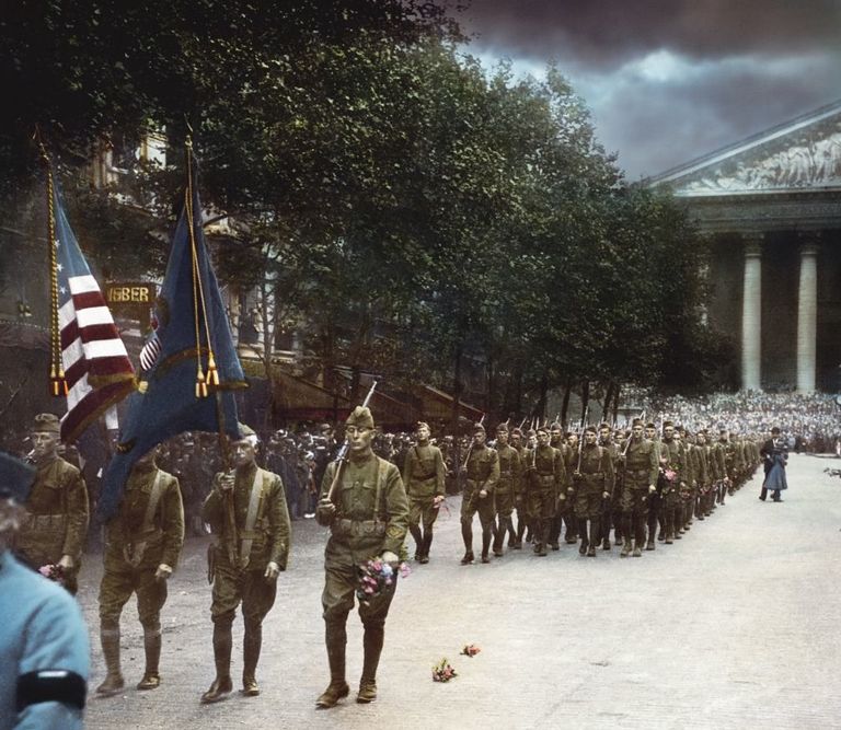 https://www.gettyimages.co.uk/detail/news-photo/colorized-photo-of-american-soldiers-marching-on-the-place-news-photo/1280330876