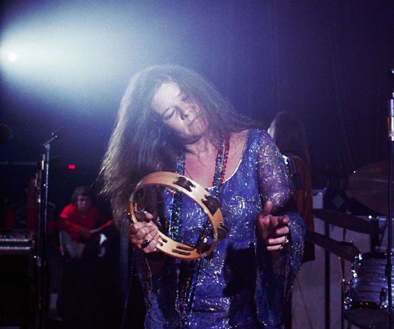 https://www.gettyimages.co.uk/detail/news-photo/janis-joplin-performs-with-her-band-big-brother-and-the-news-photo/576839464