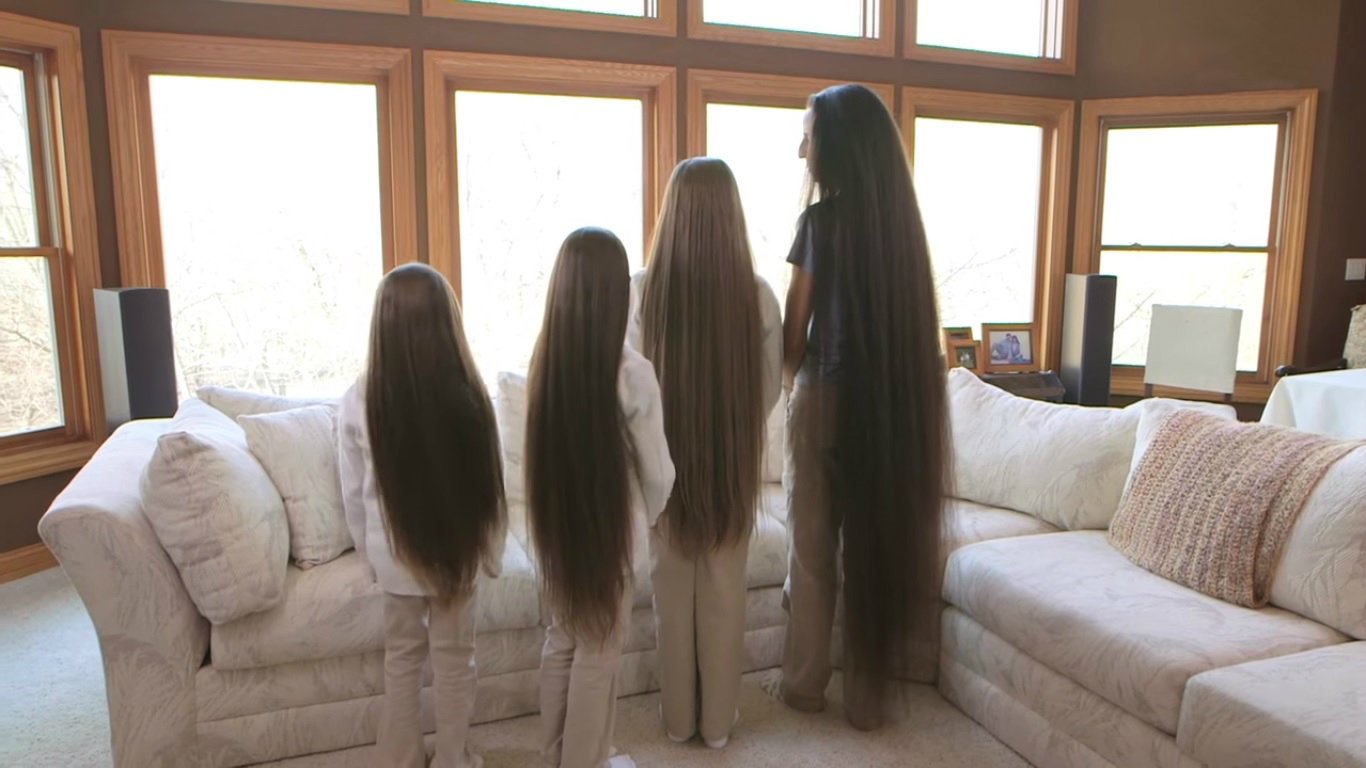 This woman and her daughters earned the nickname “The Rapunzel Family” on a...
